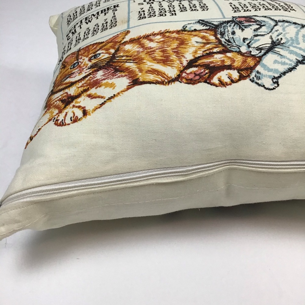 Vintage 1979 pillow - Picture 4 of 7